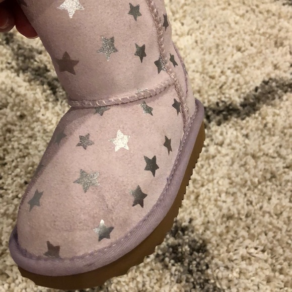 Authentic Toddler Star UGG Boots - Picture 7 of 7
